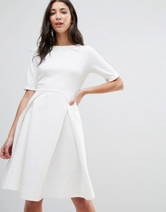 Короткое приталенное платье с плиссировкой Traffic People - Белый