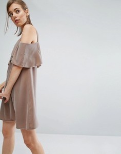 Двухслойное бархатное платье мини с открытыми плечами ASOS - Коричневый