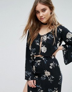 Укороченная блузка с цветочным принтом Pull&amp;Bear - Черный Pull&Bear