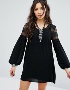 Свободное платье с кружевными вставками Glamorous - Черный