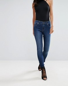 Утягивающие джинсы с необработанным ступенчатым низом Lipsy - Синий