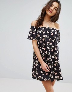 Платье с открытыми плечами и цветочным принтом ASOS - Мульти