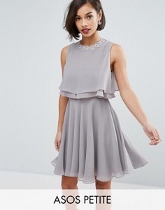 Декорированное короткое приталенное платье с двойными рюшами ASOS PETITE - Серый