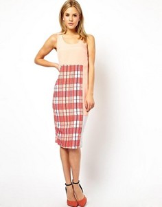 Цельнокройное платье миди в клетку ASOS - Розовый