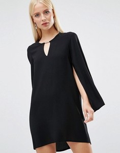 Цельнокройное платье с расклешенными рукавами Forever Unique Asha - Черный