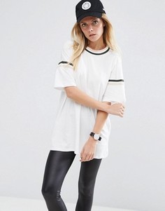 Футболка с полосатой отделкой ASOS - Кремовый