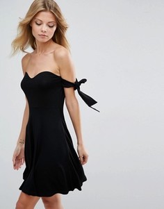 Короткое приталенное платье с бантиками и вырезом лодочкой ASOS - Черный