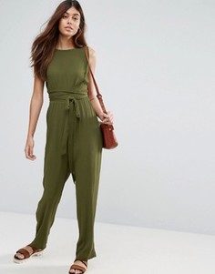Комбинезон из жатой ткани с запахом и поясом ASOS - Зеленый