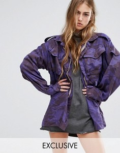 Куртка в стиле милитари с камуфляжным принтом Reclaimed Vintage - Фиолетовый