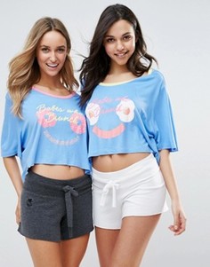 Две футболки с принтом Babes Who Brunch Chelsea Peers - Синий