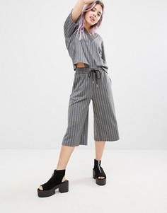 Юбка-шорты в тонкую полоску Monki - Серый