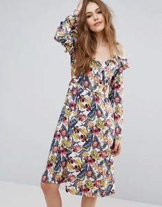 Платье с цветочным принтом, открытыми плечами и оборками Vero Moda - Мульти