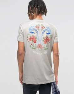 Удлиненная футболка с принтом в японском стиле ASOS - Бежевый