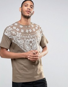 Длинная коричневая футболка с платочным принтом на кокетке ASOS - Коричневый
