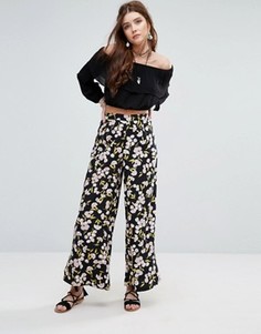 Широкие брюки с цветочным принтом Glamorous - Черный