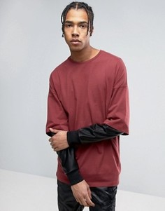 Свободный лонгслив с двухслойными рукавами из искусственной кожи ASOS - Красный
