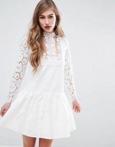 Кружевное платье мини с заниженной талией ASOS PREMIUM - Белый