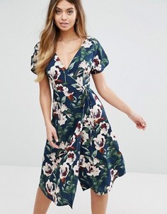 Платье с запахом и цветочным принтом Boohoo - Мульти