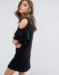 Свободное платье с открытыми плечами и оборками Miss Selfridge - Черный