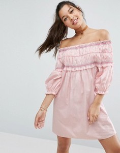 Хлопковое платье в полоску с присборенной отделкой и открытыми плечами ASOS - Мульти