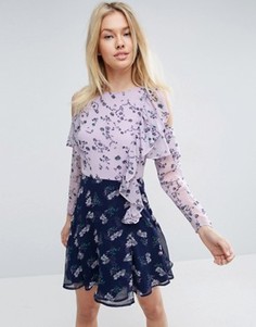 Платье мини с открытыми плечами, оборками и принтом ASOS - Мульти
