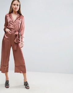 Атласный комбинезон в пижамном стиле ASOS - Золотой