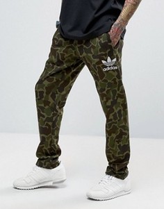 Джоггеры камуфляжной расцветки adidas Originals BK5901 - Зеленый