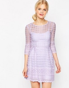 Короткое приталенное платье с вышивкой по краю ASOS - Фиолетовый