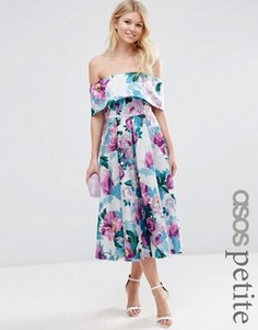 Платье миди для выпускного с открытыми плечами и принтом ASOS PETITE - Мульти