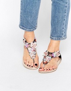 Сандалии с отделкой ASOS FAMOSA - Серебряный