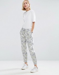 Серебристые брюки с окантовкой ASOS - Серебряный