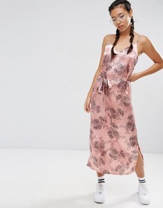 Атласное платье миди с поясом и цветочным принтом ASOS - Мульти