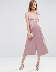 Атласный комбинезон с глубоким вырезом ASOS Premium - Розовый