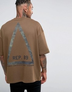 Oversize-свитшот с камуфляжным принтом треугольника ASOS - Коричневый