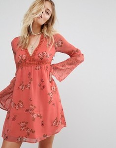 Свободное платье с принтом Abercrombie &amp; Fitch - Розовый