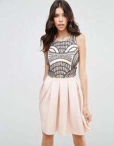 Короткое приталенное платье с отделкой на лифе ASOS - Розовый