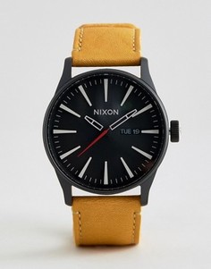 Часы со светло-коричневым кожаным ремешком Nixon Sentry - Рыжий
