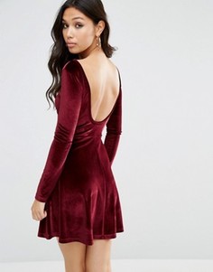 Бархатное короткое приталенное платье с круглым вырезом сзади ASOS - Красный
