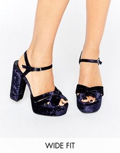 Бархатные сандалии на каблуке и платформе для широкой стопы New Look - Темно-синий
