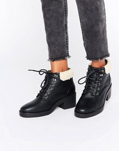 Ботинки на шнуровке с подкладкой из искусственного меха New Look - Черный