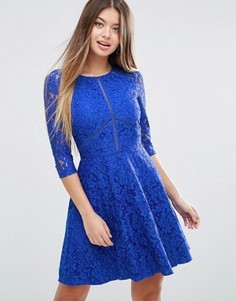 Кружевное короткое приталенное платье с отделкой лесенка ASOS - Синий