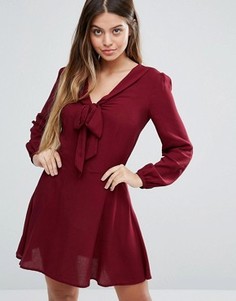 Короткое приталенное платье с длинными рукавами Unique 21 - Красный