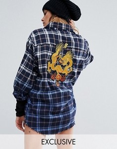 Клетчатая рубашка с необработанными краями и нашивкой сзади Reclaimed Vintage - Синий