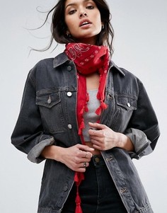 Красный квадратный шарф с кисточками и принтом ASOS - Красный