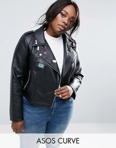 Байкерская куртка из искусственной кожи со значками ASOS CURVE - Черный