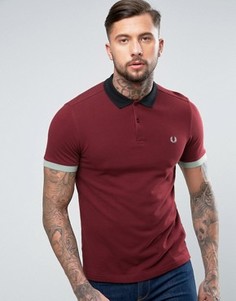 Бордовое приталенное поло в стиле колор блок из пике Fred Perry - Красный