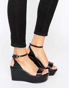 Сандалии на массивной платформе ALDO - Черный