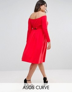 Платье миди с открытыми плечами, длинными рукавами и запахом ASOS CURVE - Красный