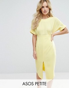 Строгое тканое платье с V-образным вырезом на спине и разрезом ASOS PETITE - Желтый