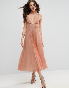 Платье миди на бретельках с глубоким вырезом и плиссированной сетчатой юбкой ASOS - Бежевый